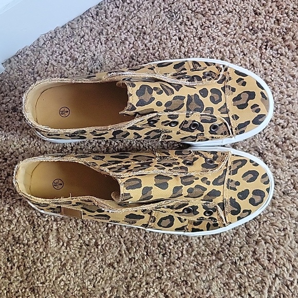 Leopard Sneakers - Picture 2 of 2